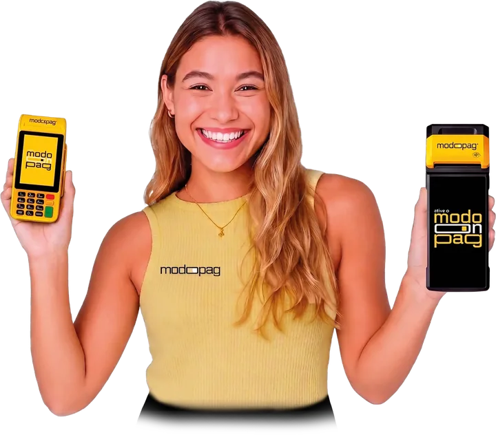 Atriz segurando maquininhas modoPAG